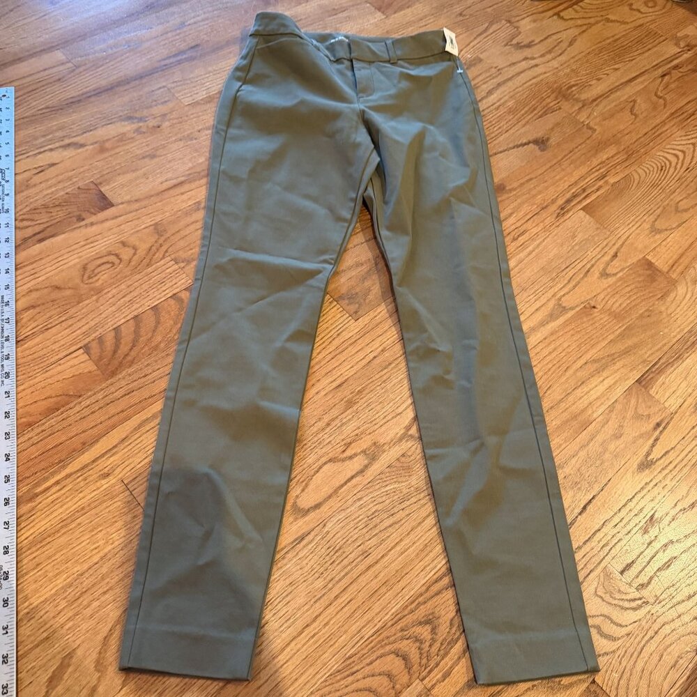 OLD NAVY OLIVE GREEN HIGH RISE PIXIE SKINNY PANTS SIZE 2 NEW
